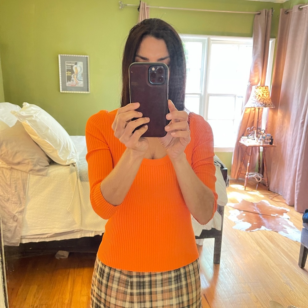 A.L.C Orange ribbed top.  Worn 3 times.  New condition…no flaws.